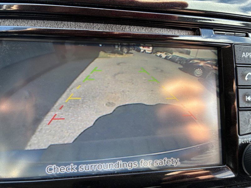 Used 2016 Nissan Versa Note SR w/ SR Tech Package FWD image 11