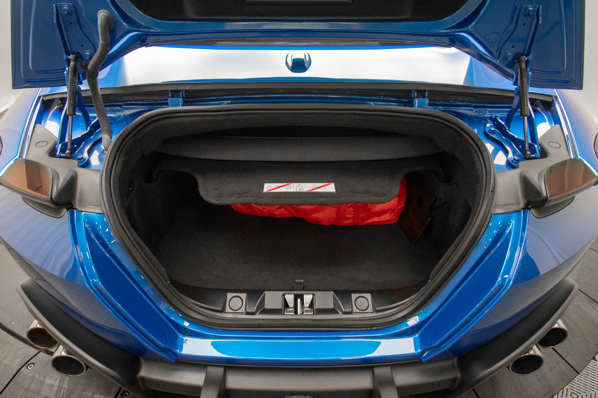 Used 2026 Ferrari Roma Spider RWD image 38