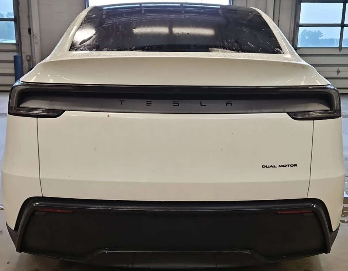 Used 2026 Tesla Model Y Long Range AWD/4WD image 5