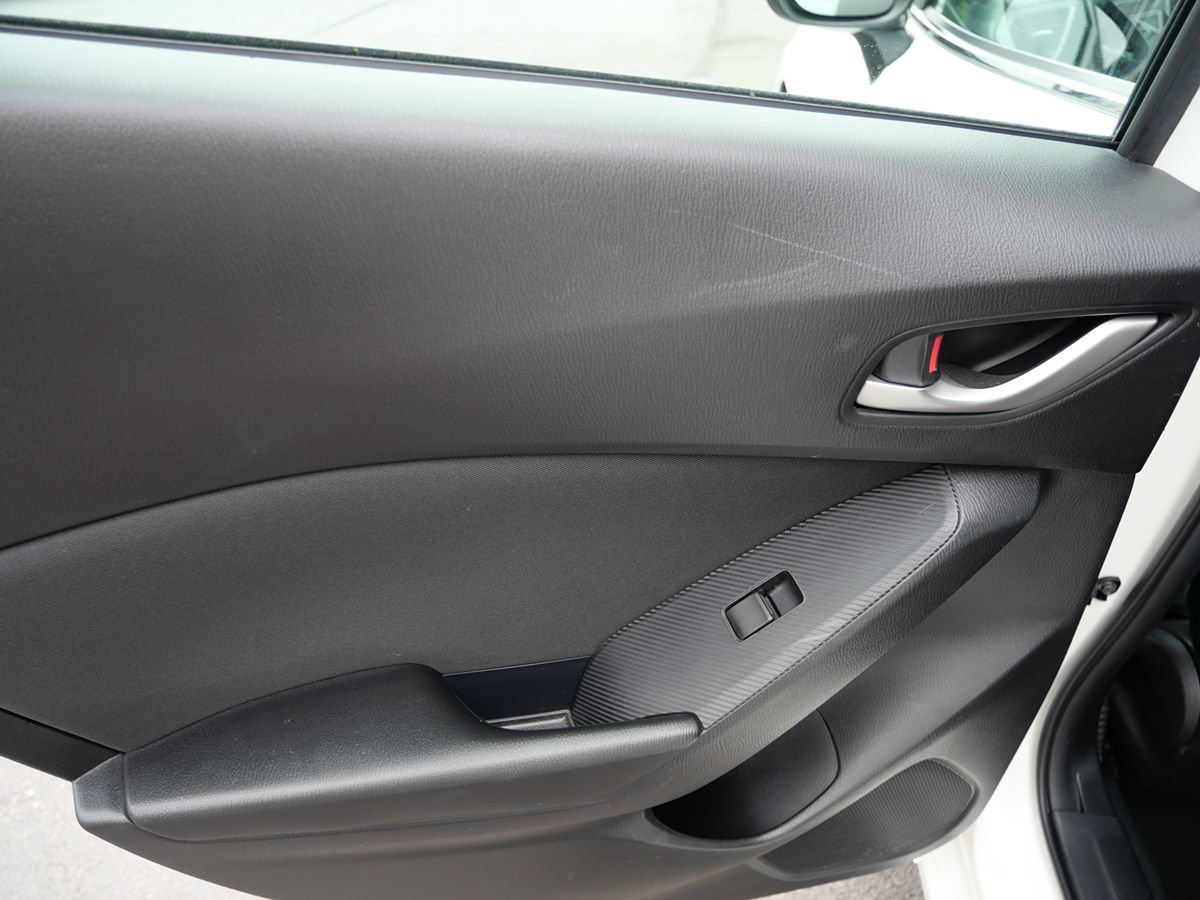 Used 2015 MAZDA MAZDA3 i Touring FWD image 27