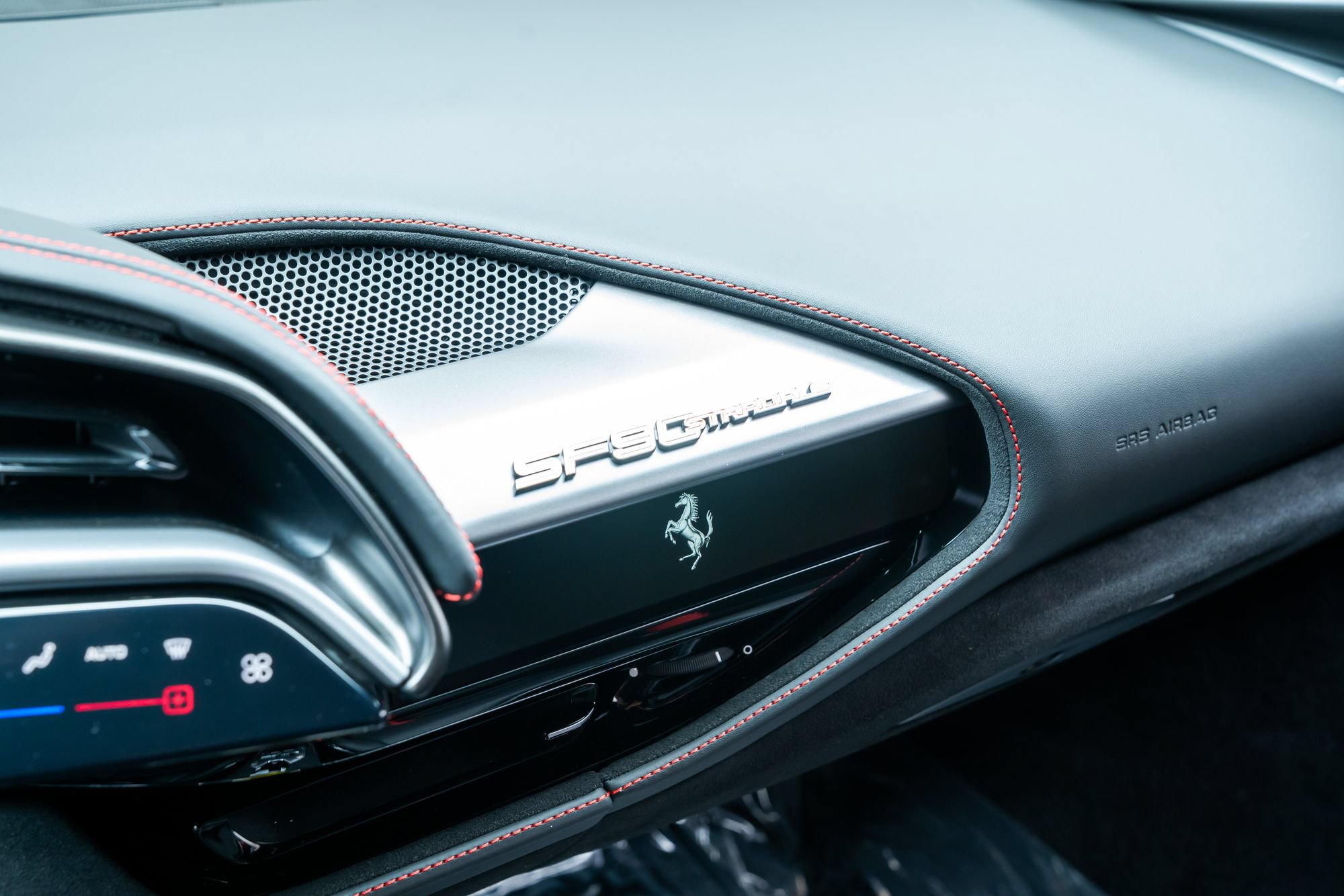Used 2022 Ferrari SF90 Stradale AWD/4WD image 18