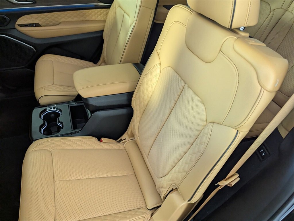 Certified 2024 Jeep Grand Cherokee L Summit w/ High Altitude Package image 17