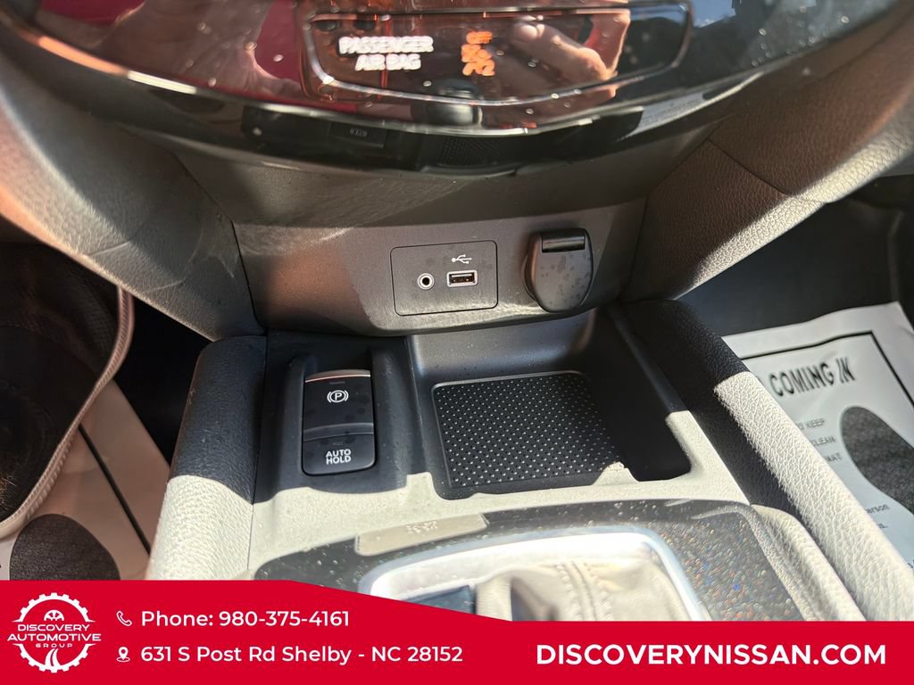 Certified 2019 Nissan Rogue SV w/ Premium Package FWD image 20