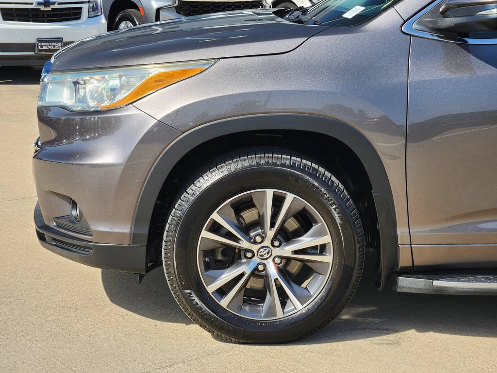 Used 2016 Toyota Highlander XLE FWD image 8