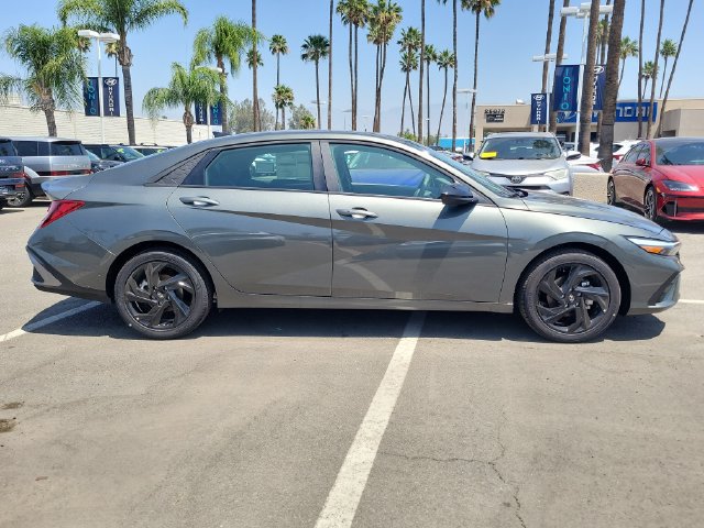 New 2026 Hyundai Elantra Sport FWD image 35
