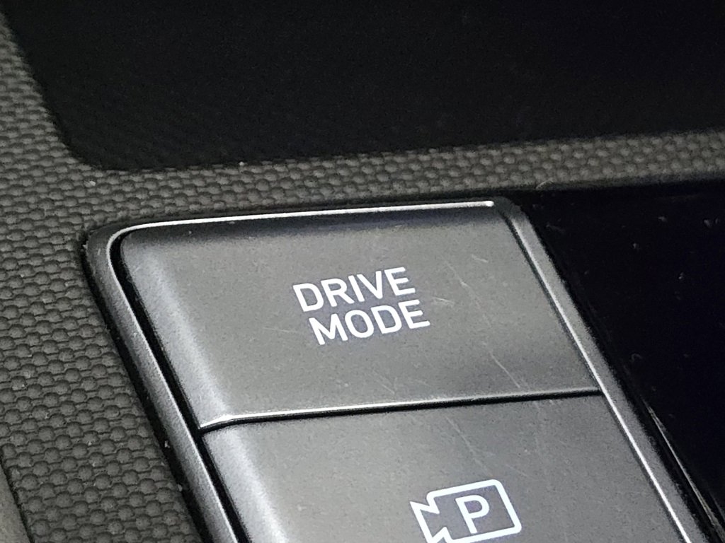 Used 2025 Hyundai Elantra Sport image 6