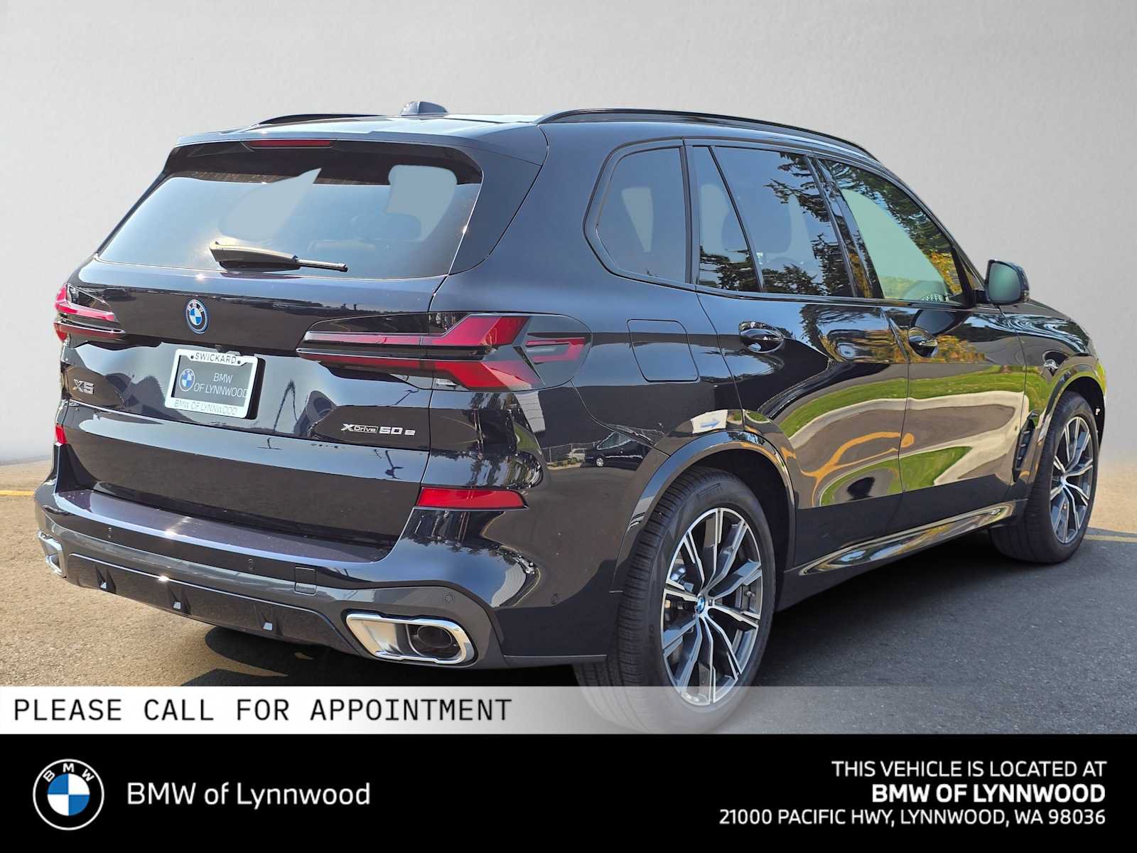 New 2026 BMW X5 xDrive50e w/ M Sport Package AWD/4WD image 3