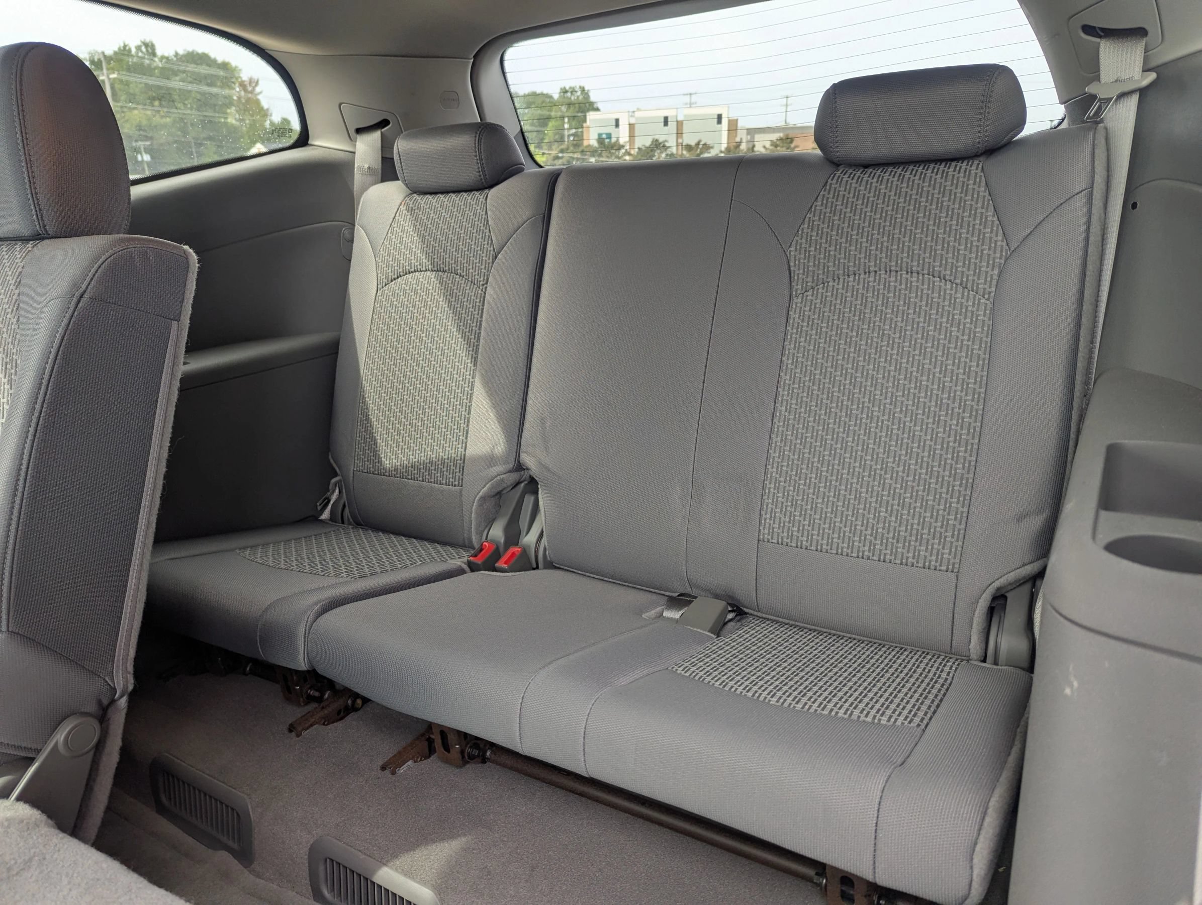 Used 2011 Chevrolet Traverse LS FWD image 13