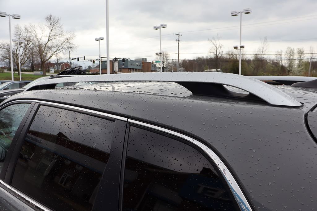 Used 2020 Jeep Cherokee Latitude Plus w/ Cold Weather Group AWD/4WD image 28