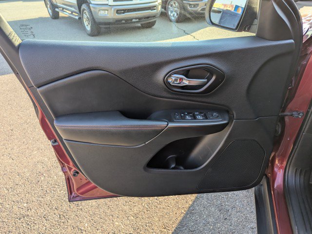 Used 2021 Jeep Cherokee Trailhawk w/ Sun, Sound & Nav Group AWD/4WD image 9