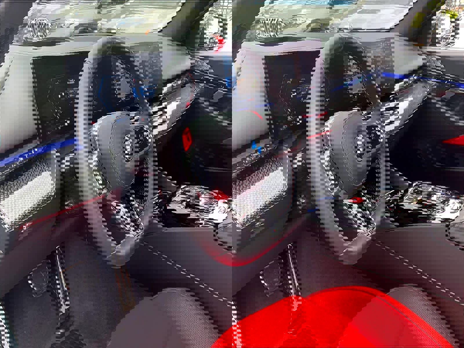 Used 2025 BMW M5 w/ Carbon Package image 16