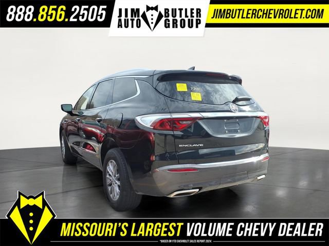 Used 2023 Buick Enclave Essence image 2