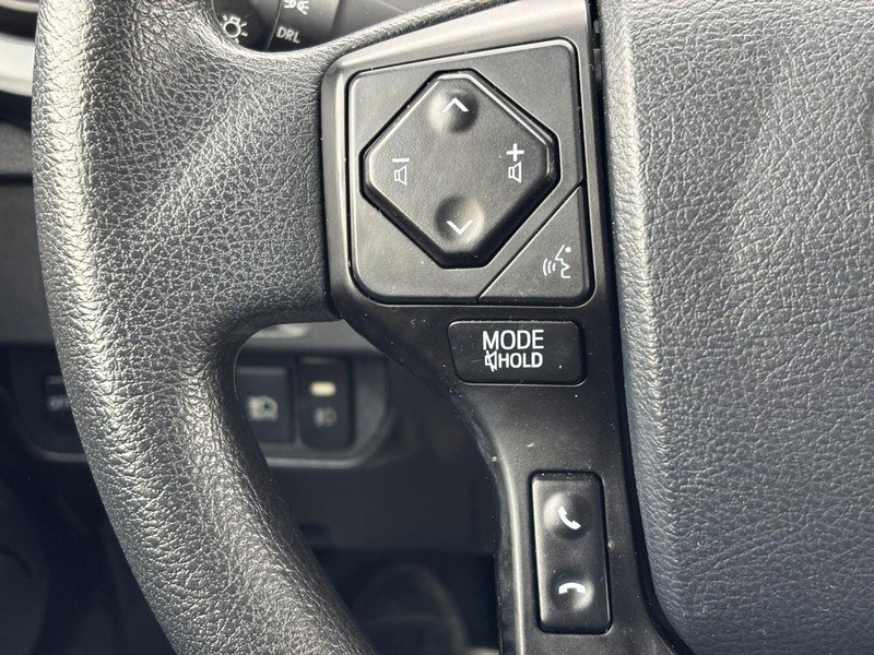 Used 2018 Toyota Tacoma SR image 19