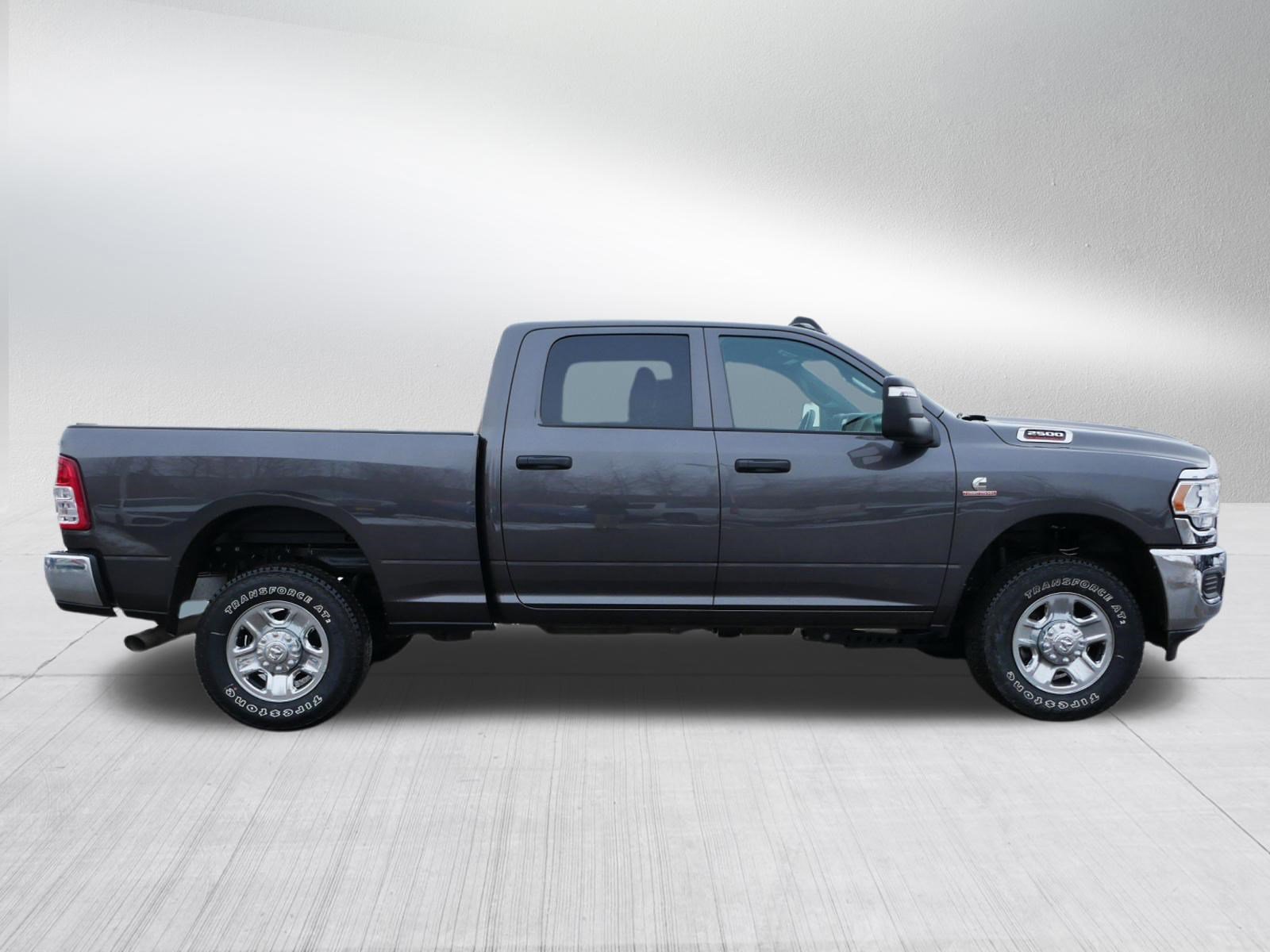 Used 2024 RAM 2500 Tradesman w/ Chrome Appearance Group image 8