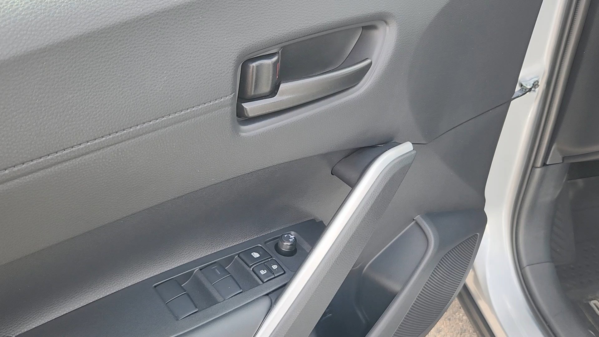 Used 2026 Toyota Corolla Cross SE w/ Moonroof Package AWD/4WD image 7