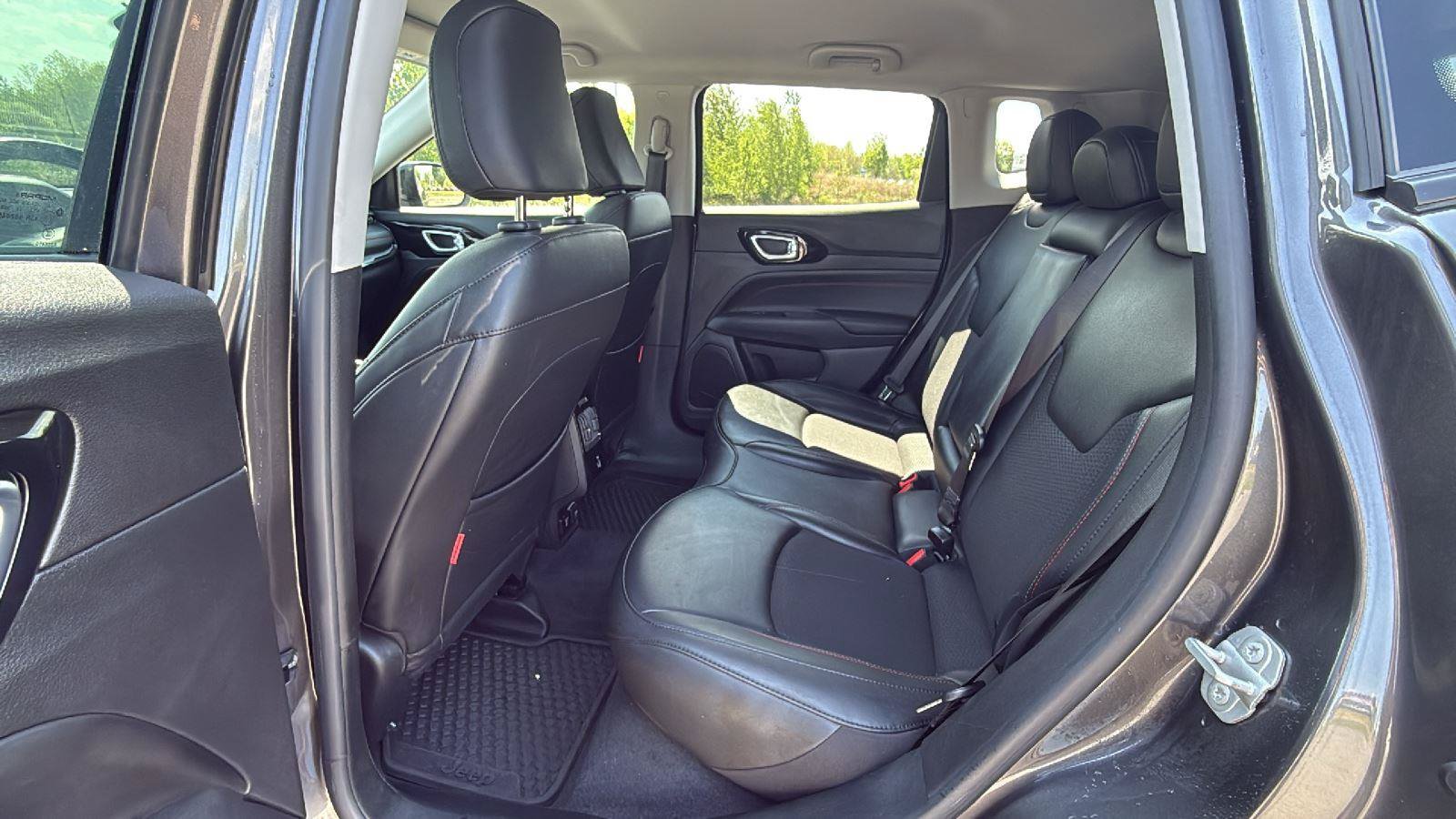 Used 2022 Jeep Compass Trailhawk w/ Trailhawk Convenience Group AWD/4WD image 22