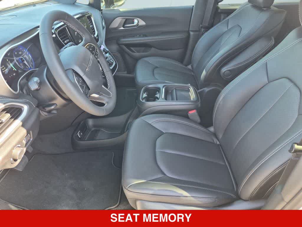 New 2027 Chrysler Pacifica Select FWD image 15