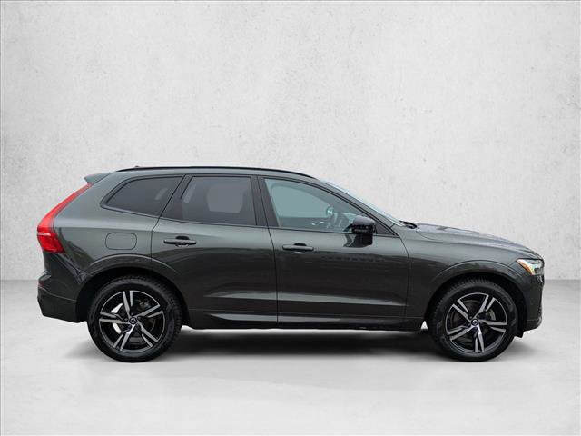 Used 2022 Volvo XC60 B5 R-Design image 4
