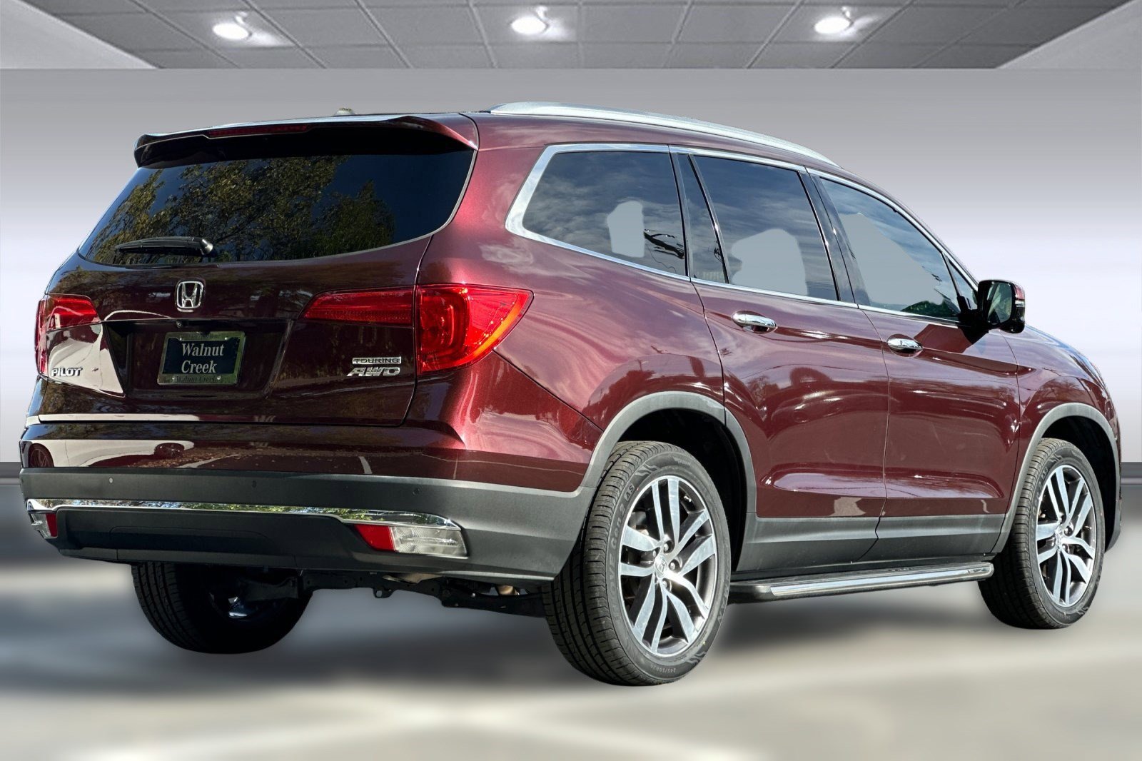 Used 2017 Honda Pilot Touring image 3