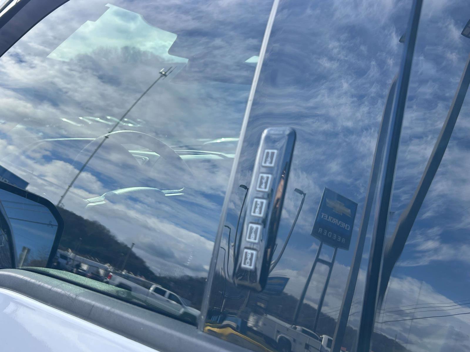 Used 2015 Ford F150 Lariat w/ Equipment Group 502A Luxury image 17