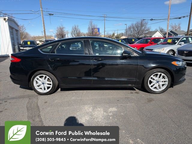 Used 2016 Ford Fusion SE image 4
