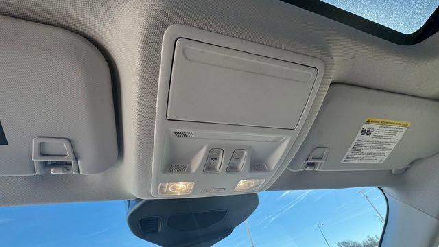 Used 2022 Ford Escape SE w/ SE Sport Appearance Package image 27