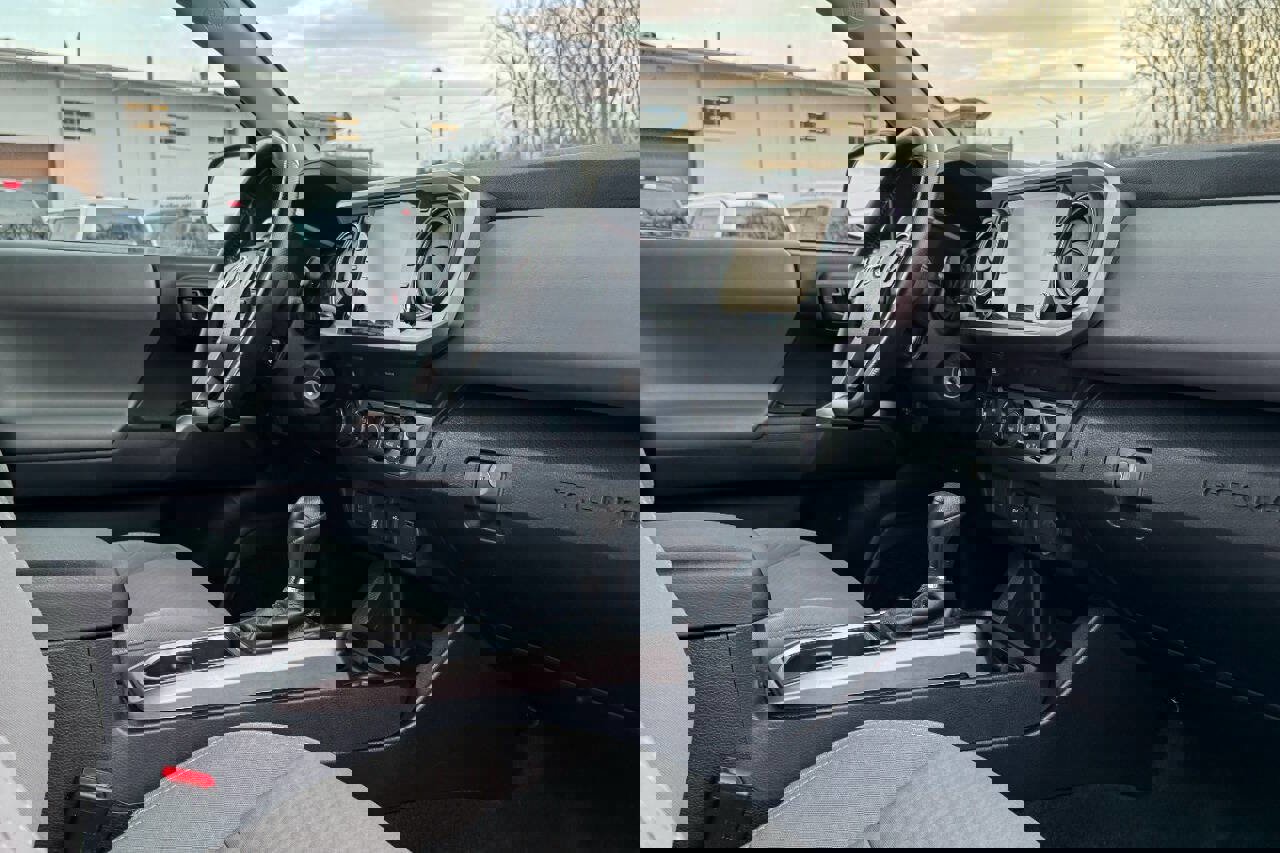 Used 2020 Toyota Tacoma SR5 image 12