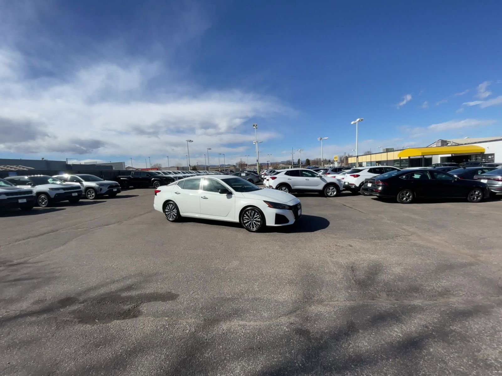 Used 2025 Nissan Altima 2.5 SV image 14