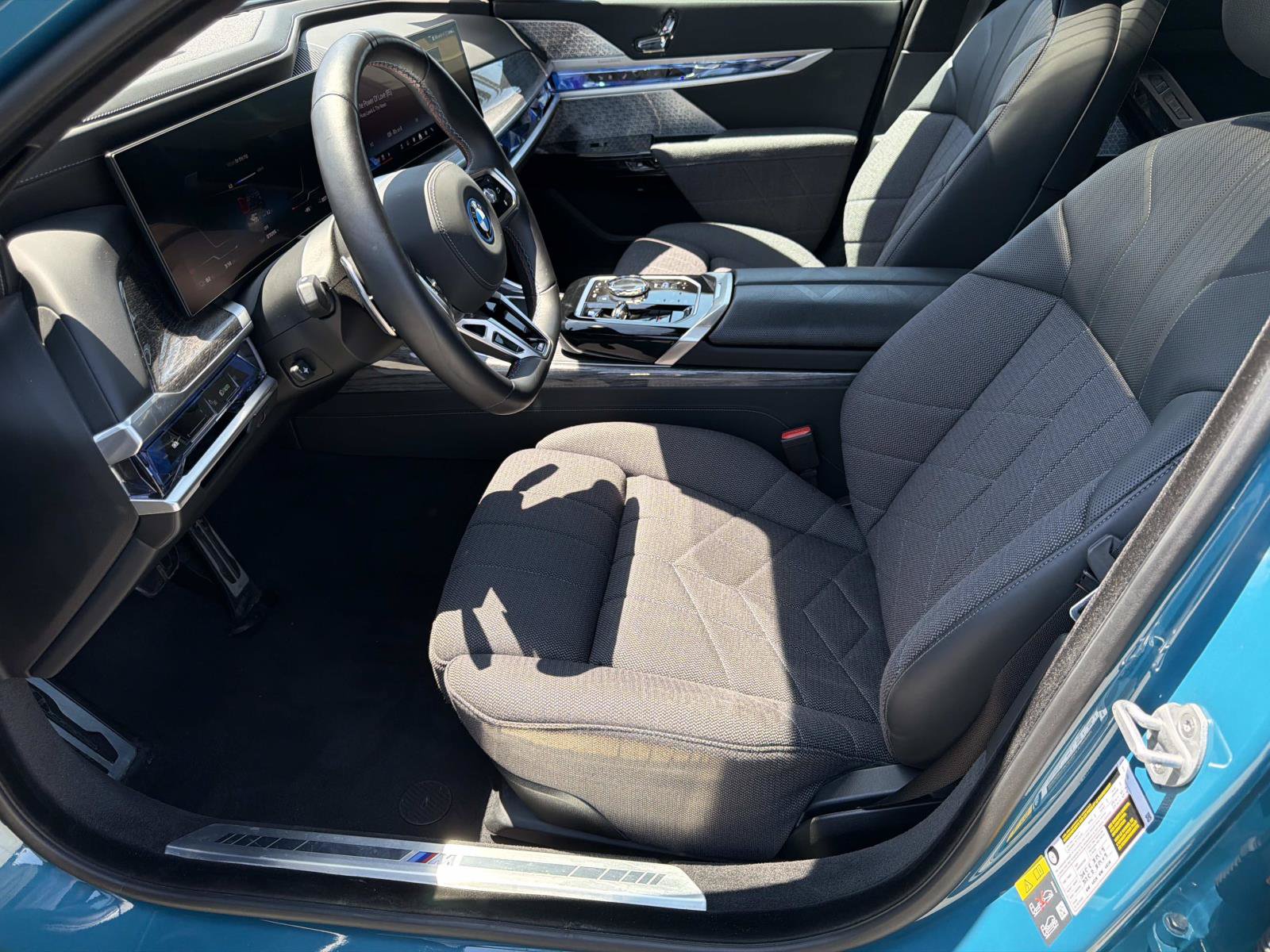 Used 2025 BMW i7 M70 AWD/4WD image 19