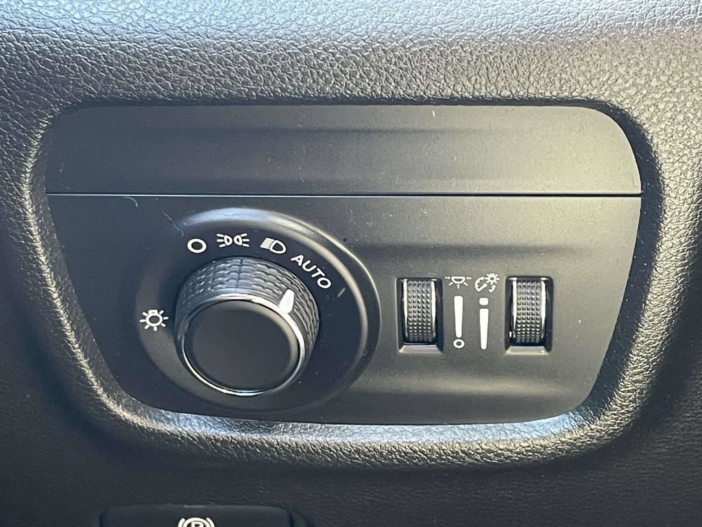 Certified 2023 Jeep Grand Cherokee L Laredo AWD/4WD image 28