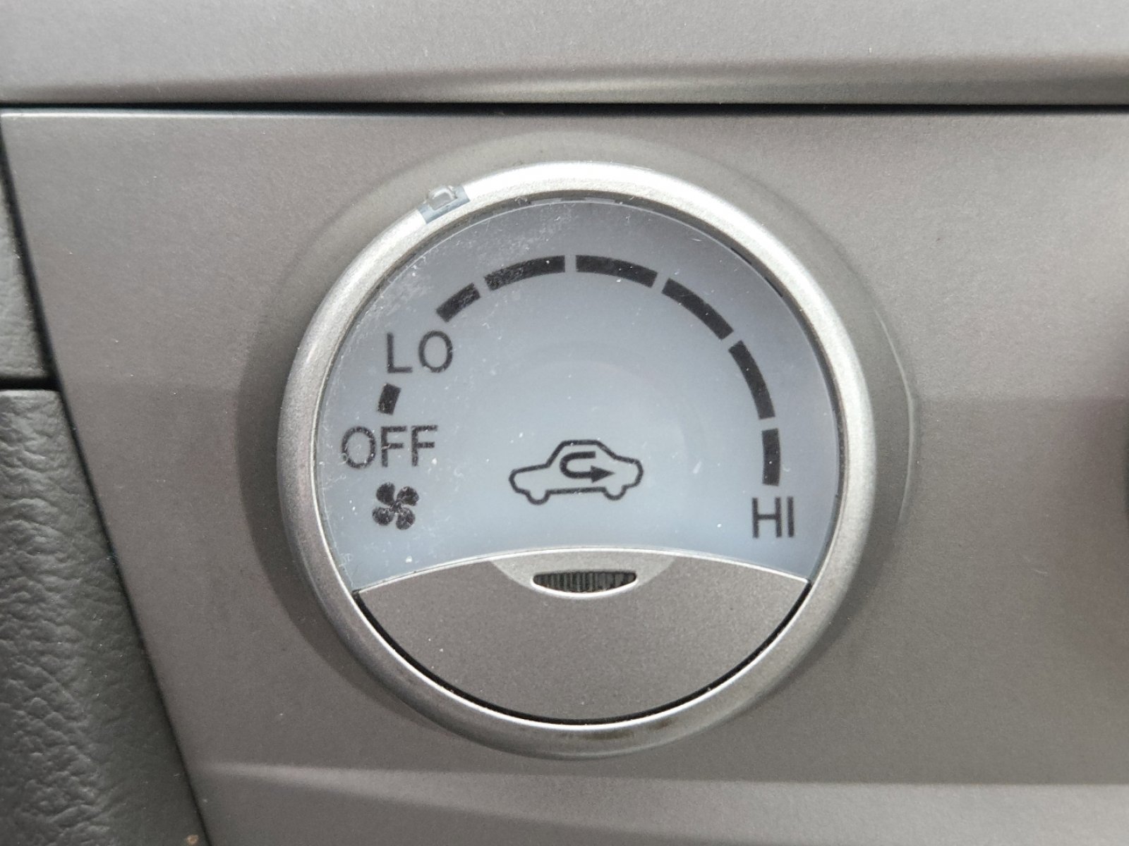 Used 2010 Toyota Camry image 23