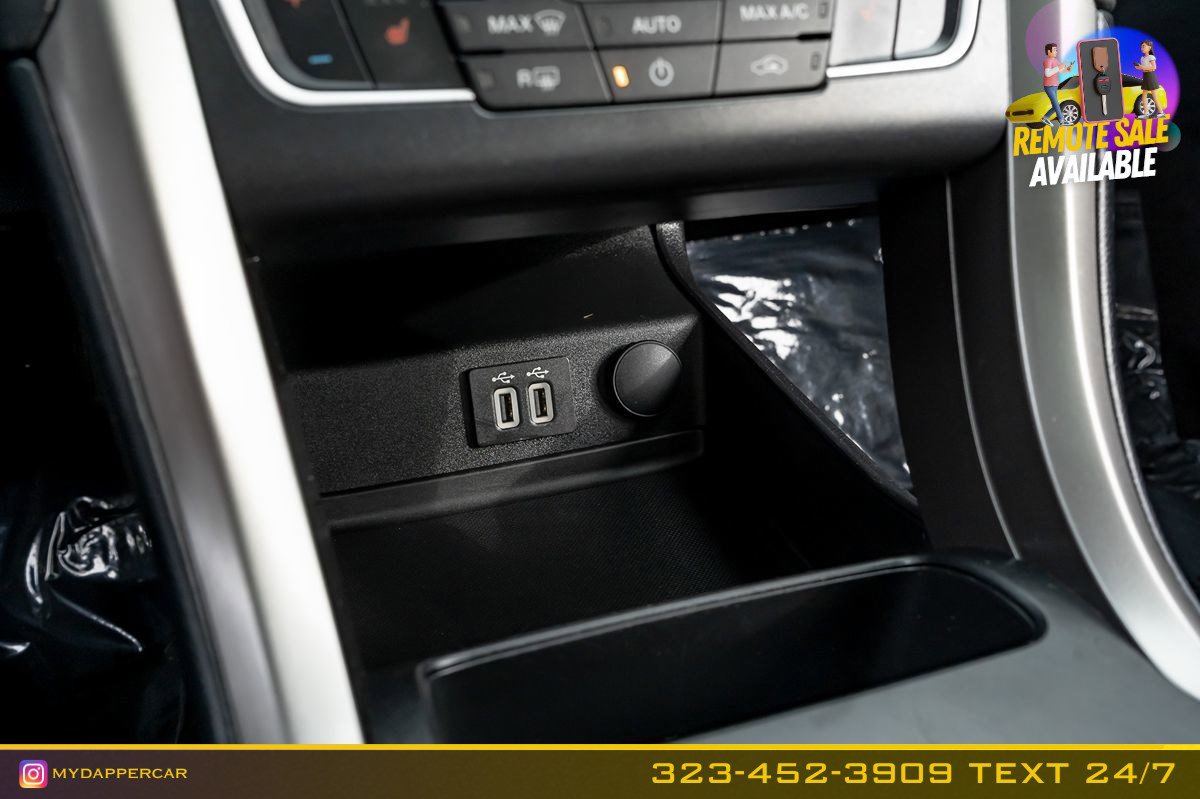 Used 2020 Ford Fusion SEL image 28