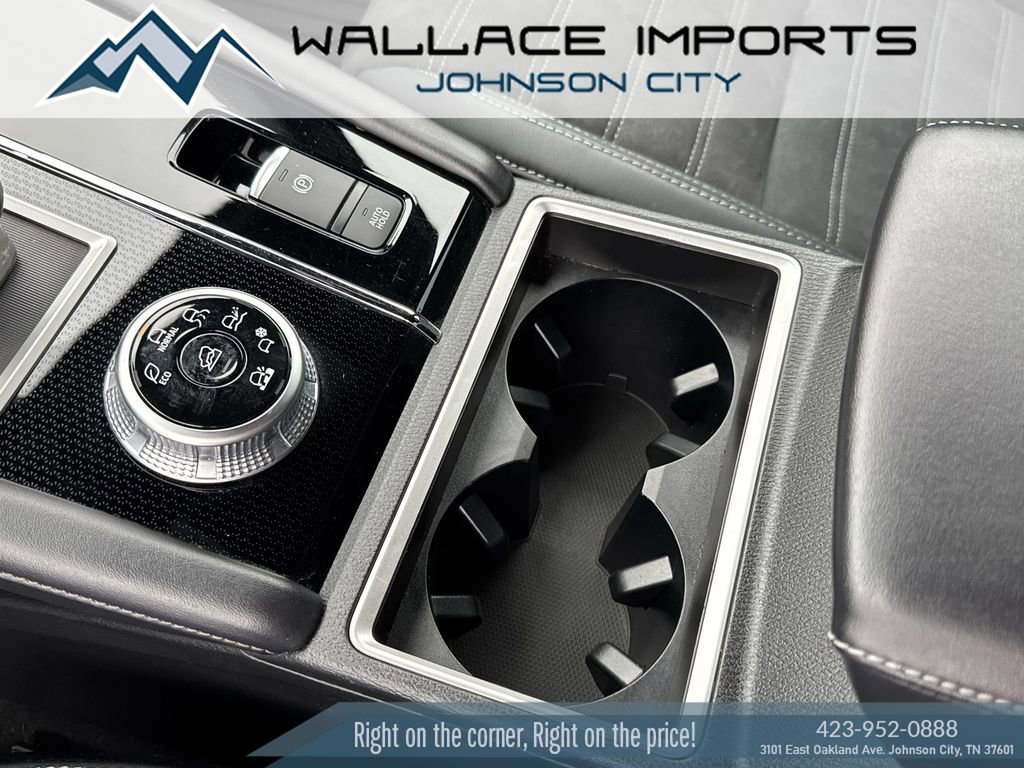 Used 2023 Mitsubishi Outlander SE Black Edition image 18