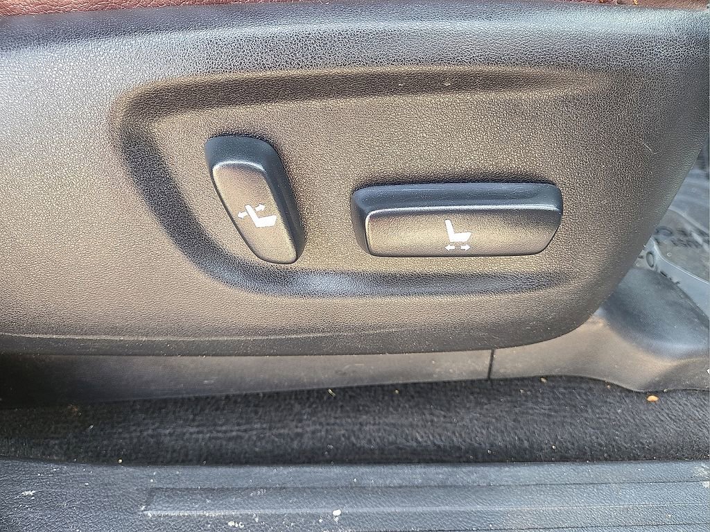 Used 2014 Toyota 4Runner Limited image 10