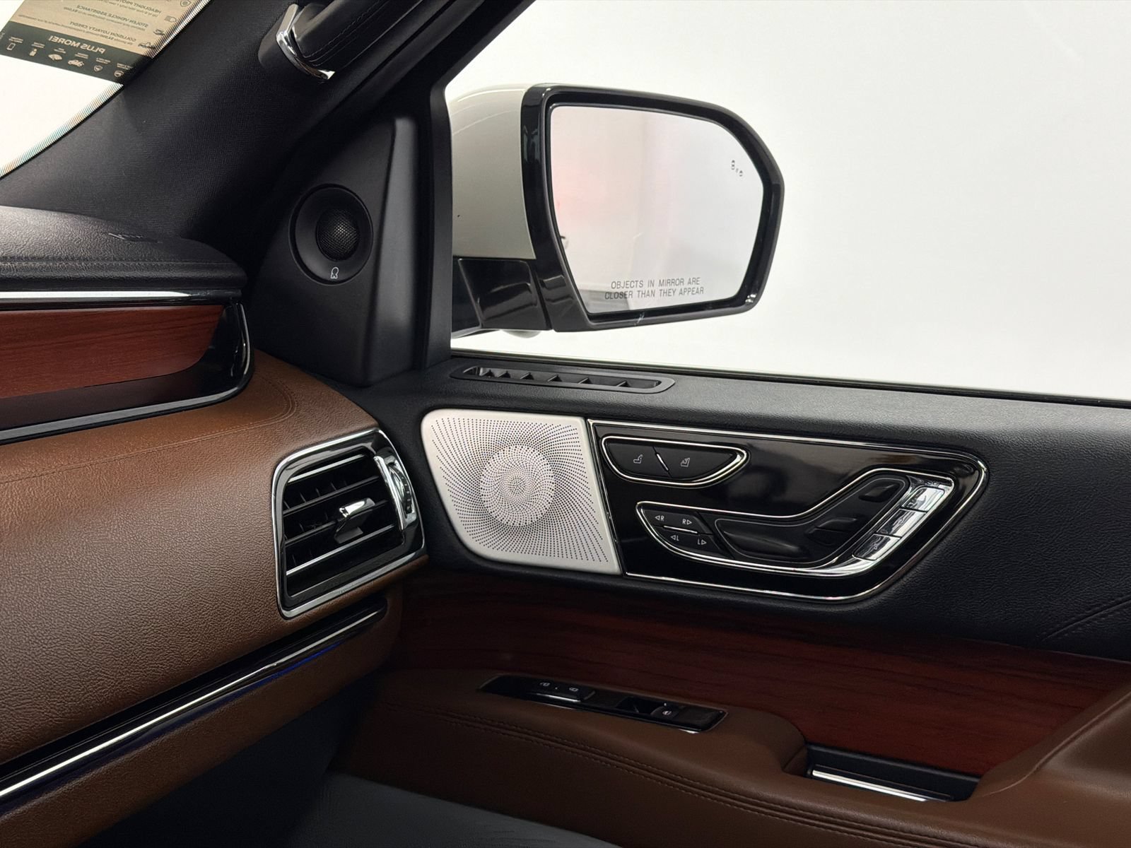 Used 2022 Lincoln Navigator L Reserve AWD/4WD image 36