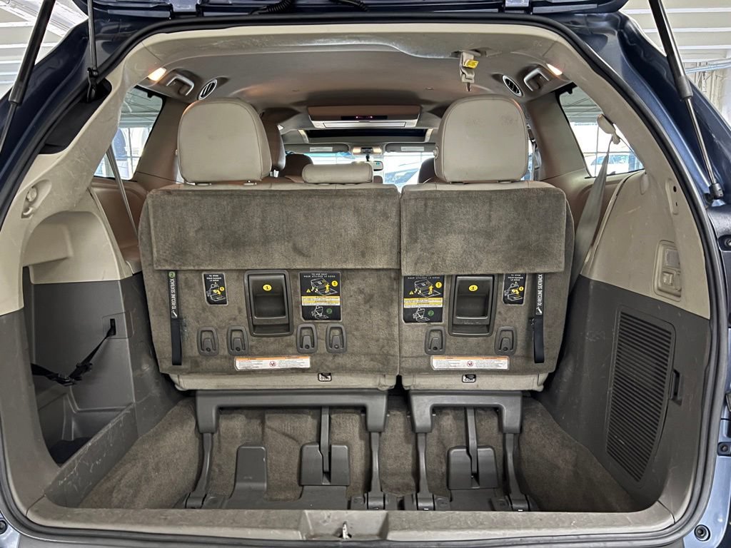 Used 2016 Toyota Sienna XLE Premium FWD image 46