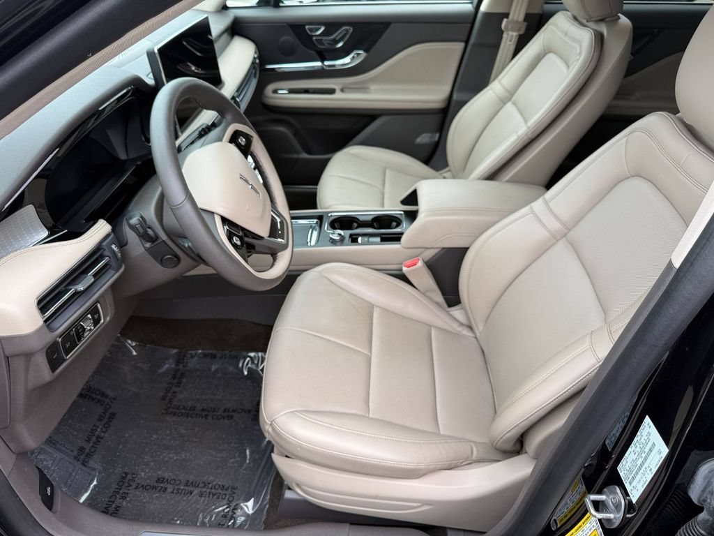 Certified 2023 Lincoln Corsair AWD w/ Equipment Group 101A image 12