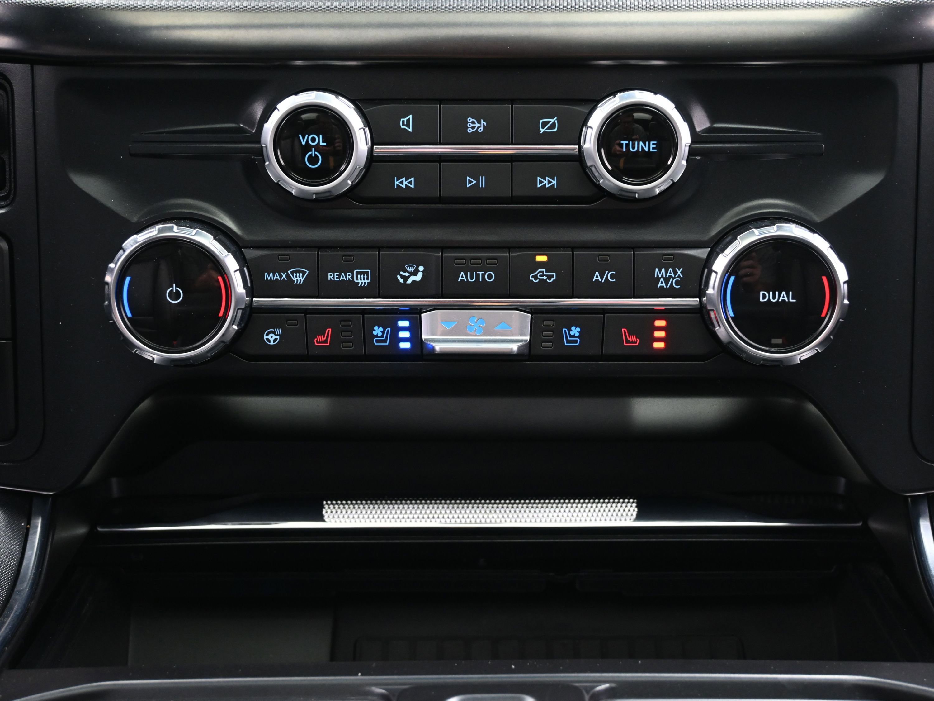 Used 2022 Ford F150 Platinum w/ Equipment Group 701A High AWD/4WD image 39