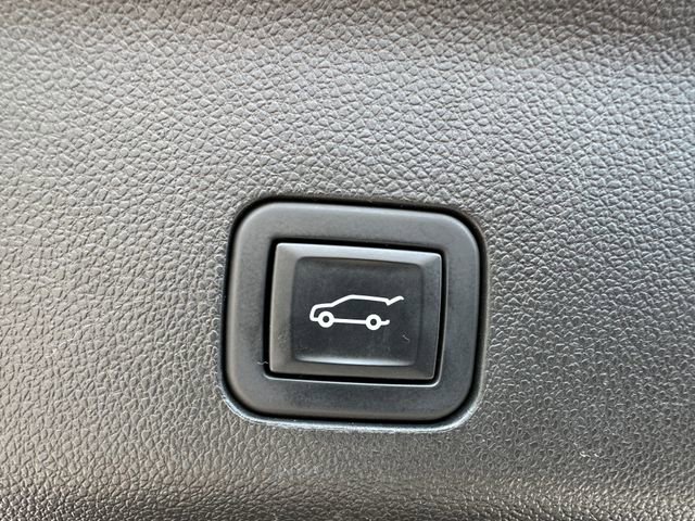 Used 2022 Cadillac Escalade Sport w/ Touring Package image 17