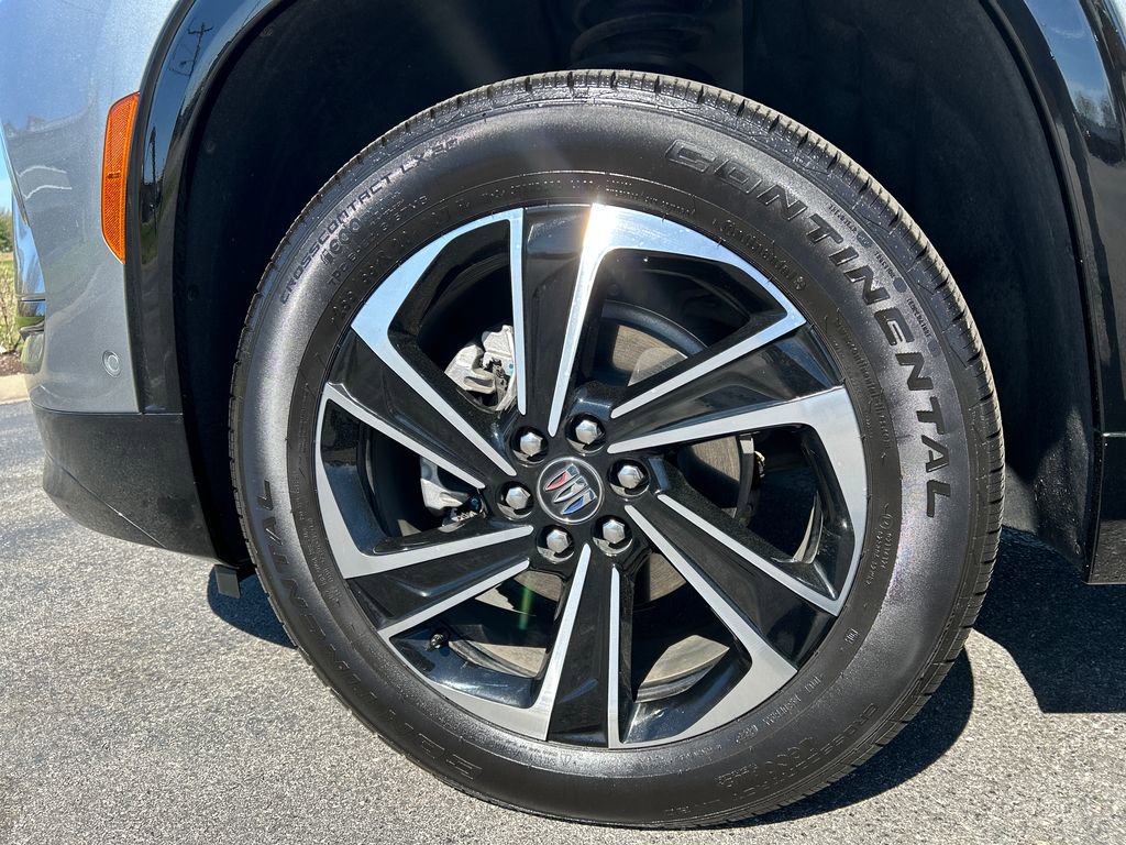 Certified 2025 Buick Enclave Sport Touring w/ Power Package image 11