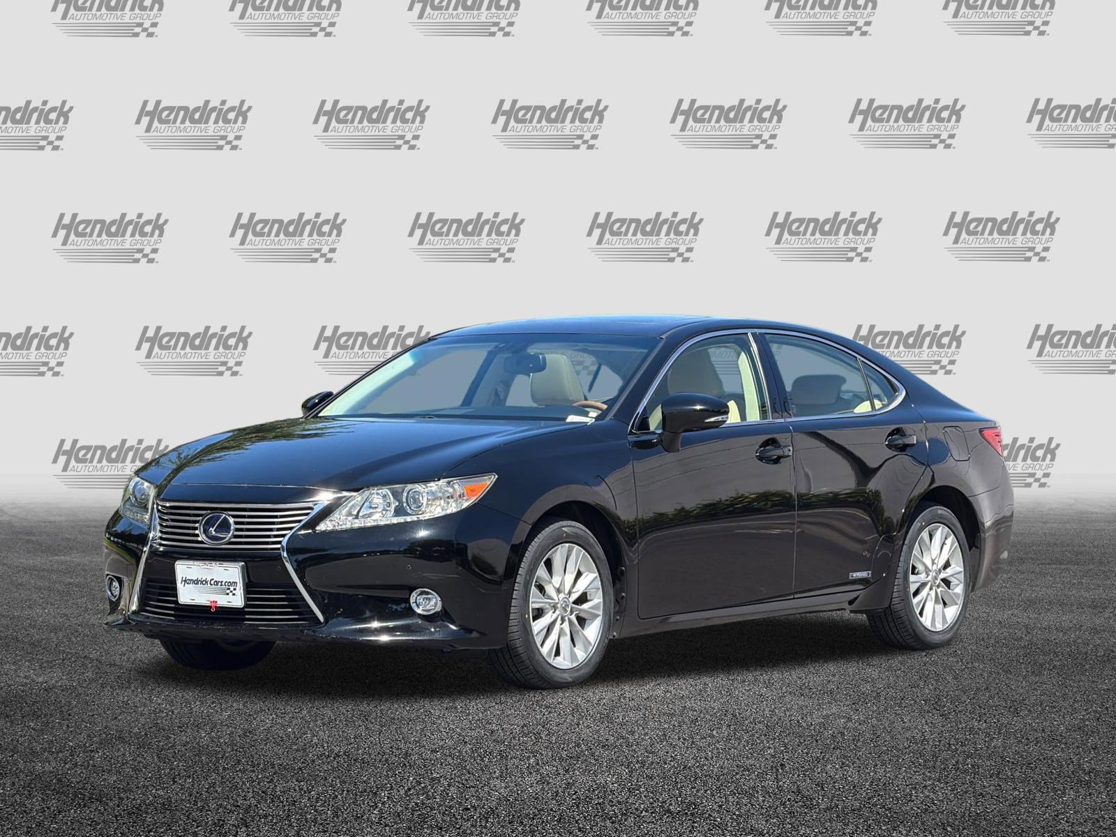 Used 2015 Lexus ES 300h w/ Navigation System Package FWD image 9
