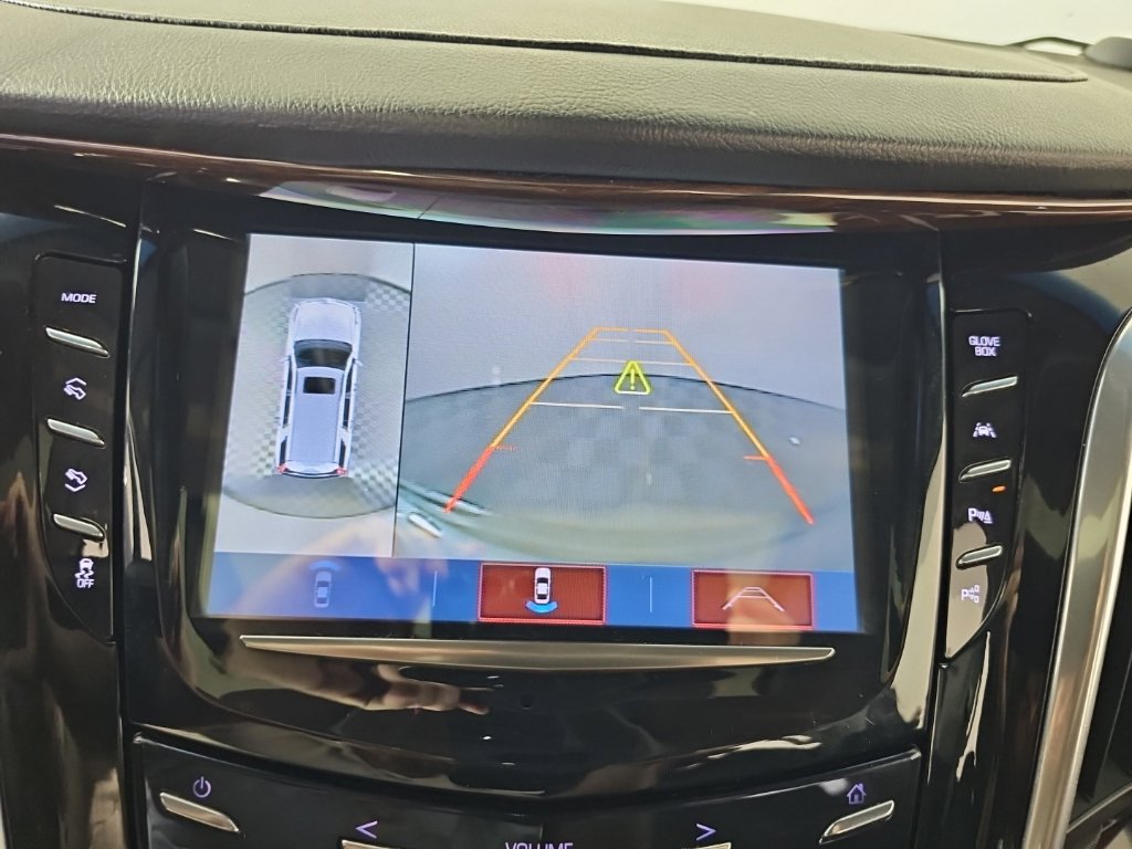 Used 2018 Cadillac Escalade ESV Premium Luxury RWD image 18