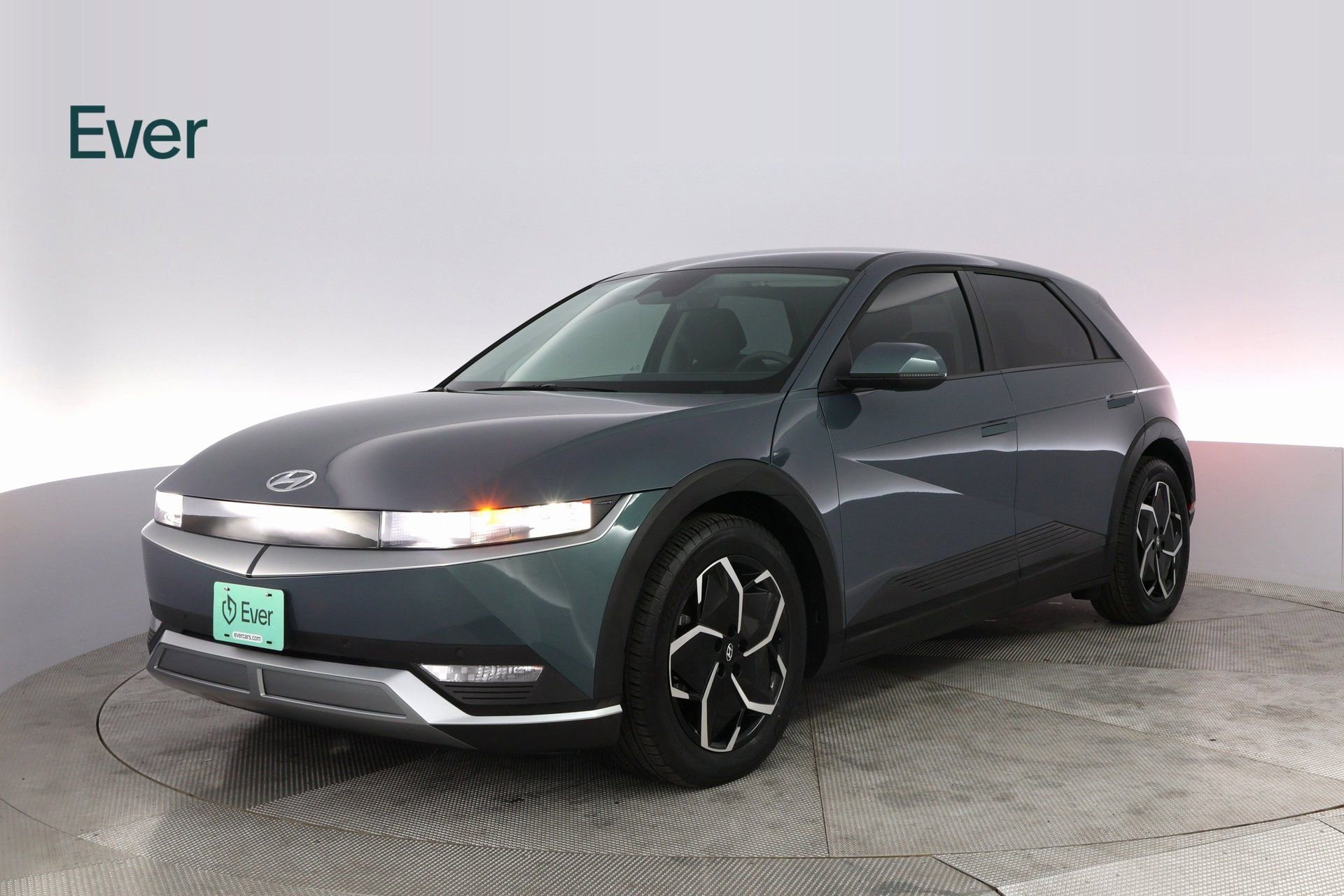 Used 2024 Hyundai Ioniq 5 SEL image 2