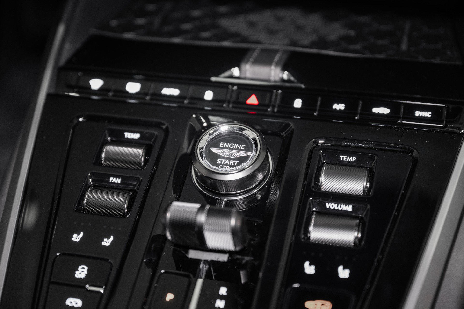 New 2026 Aston Martin DBX 707 image 36