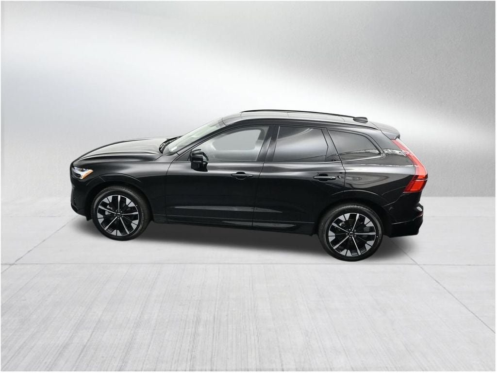 New 2026 Volvo XC60 B5 Plus AWD/4WD image 14
