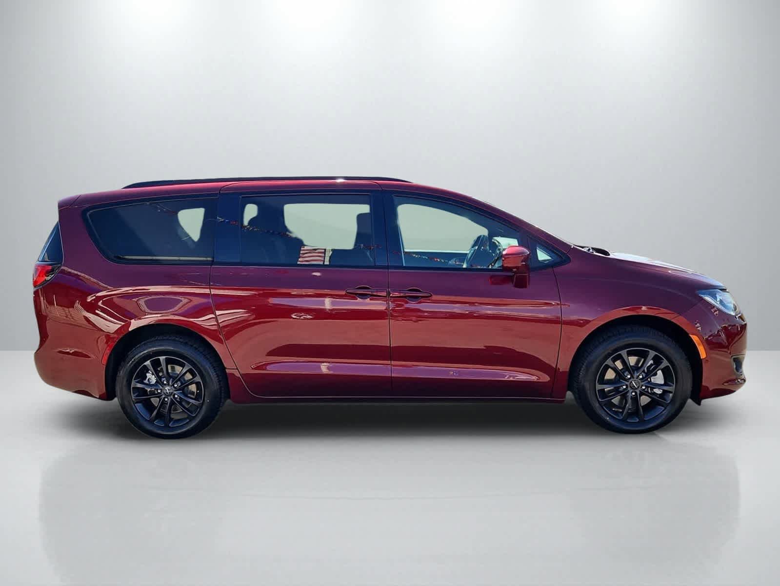 Used 2020 Chrysler Pacifica Touring-L AWD/4WD image 13