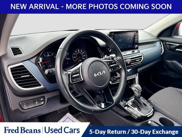 Used 2023 Kia Seltos S AWD/4WD image 13