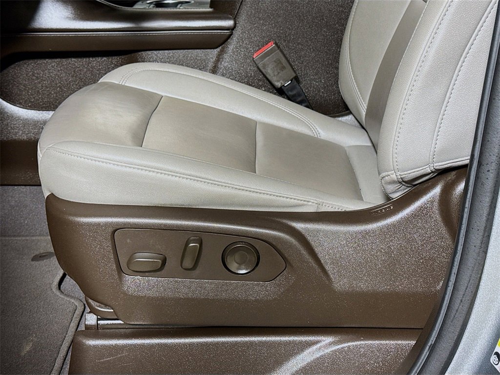 Certified 2023 Chevrolet Suburban Z71 w/ Luxury Package image 18