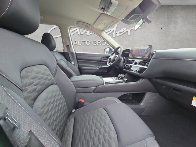 New 2026 Nissan Pathfinder SV image 24