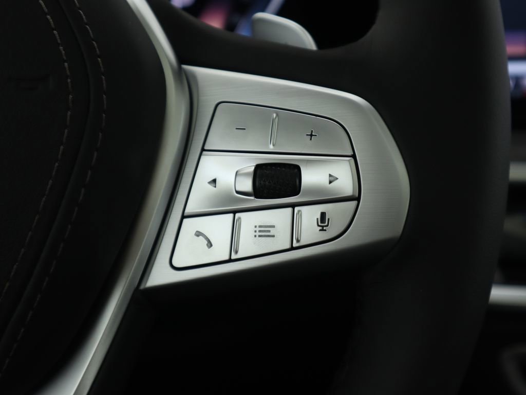 Used 2026 BMW X7 xDrive40i w/ Premium Package image 13